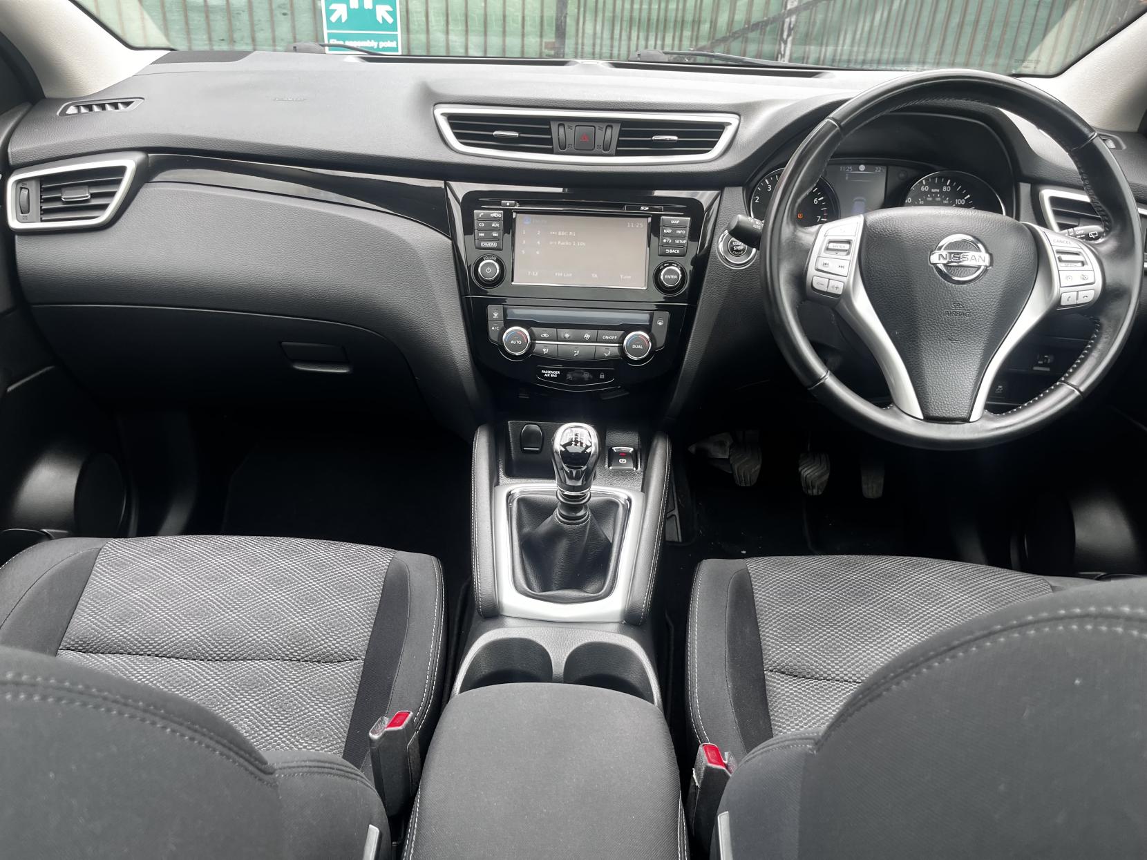 Nissan Qashqai 1.6 DIG-T N-Connecta SUV 5dr Petrol Manual 2WD Euro 6 (s/s) (163 ps)