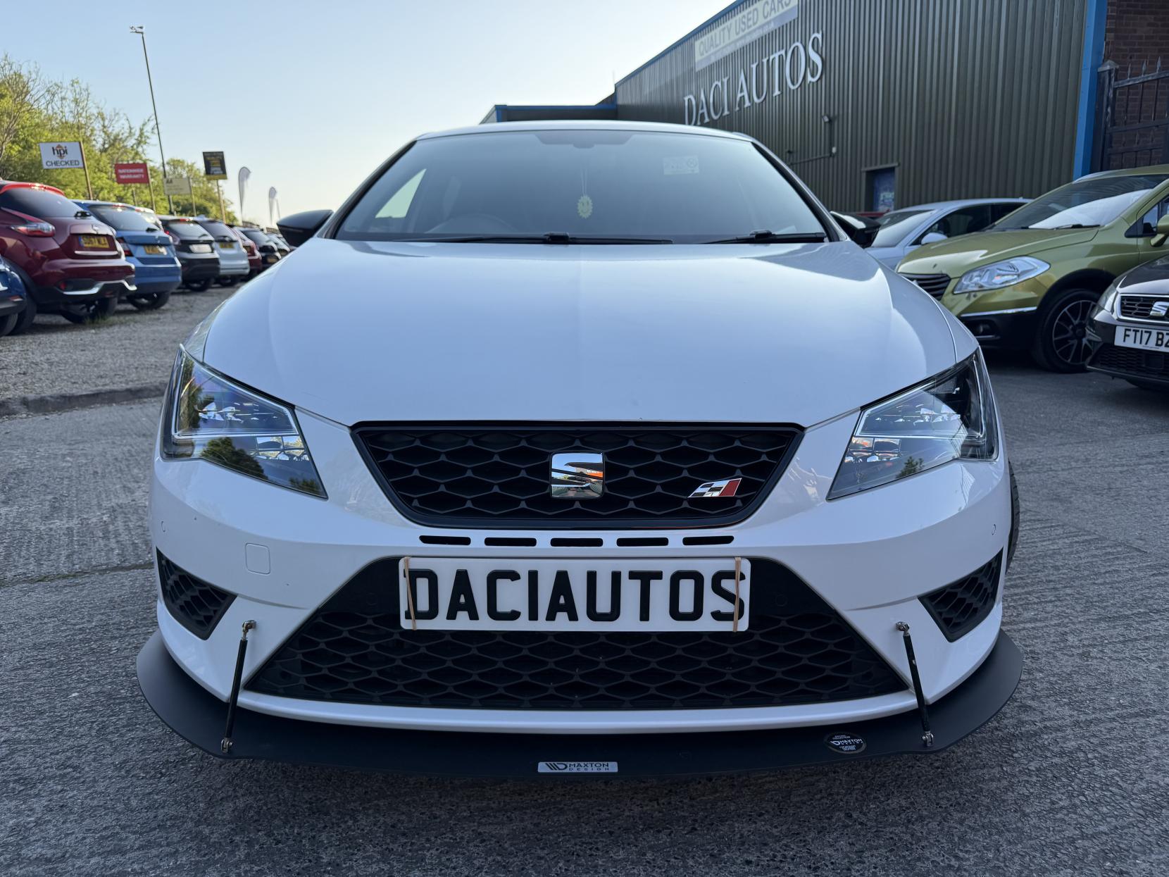 SEAT Leon 2.0 TSI Cupra 290 Black Hatchback 5dr Petrol Manual Euro 6 (s/s) (290 ps)