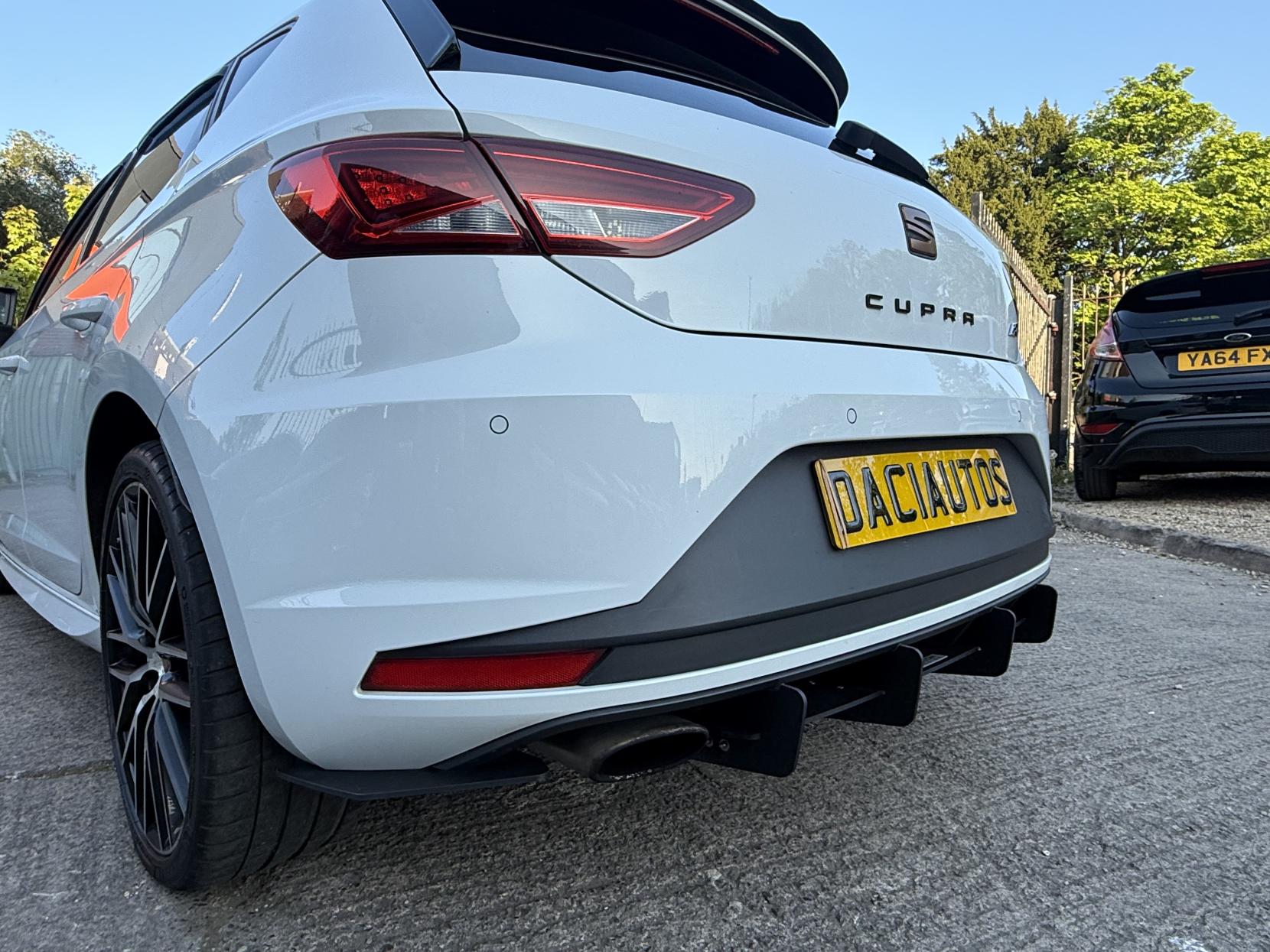 SEAT Leon 2.0 TSI Cupra 290 Black Hatchback 5dr Petrol Manual Euro 6 (s/s) (290 ps)