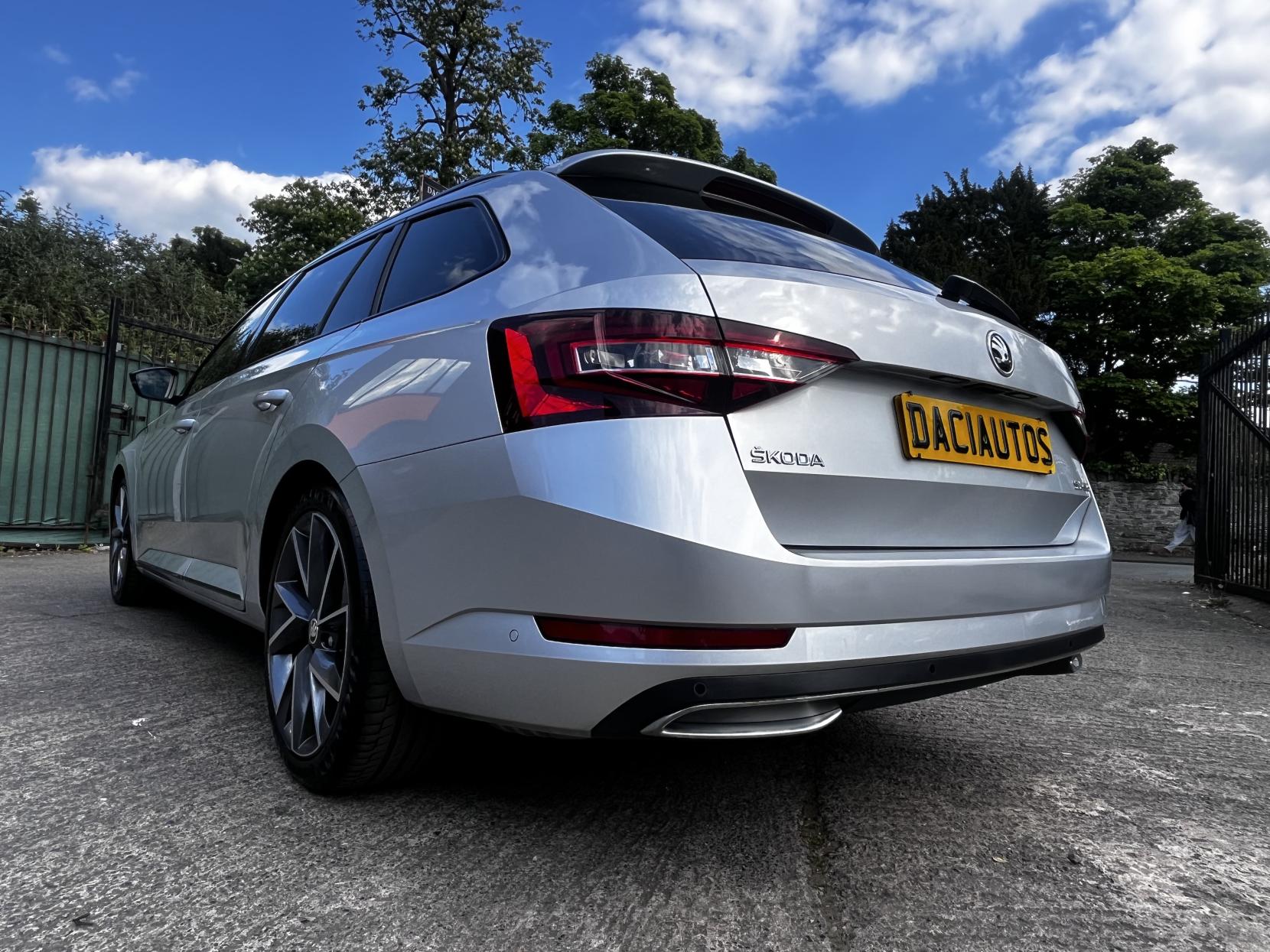 Skoda Superb 1.5 TSI ACT SportLine Estate 5dr Petrol DSG Euro 6 (s/s) (150 ps)