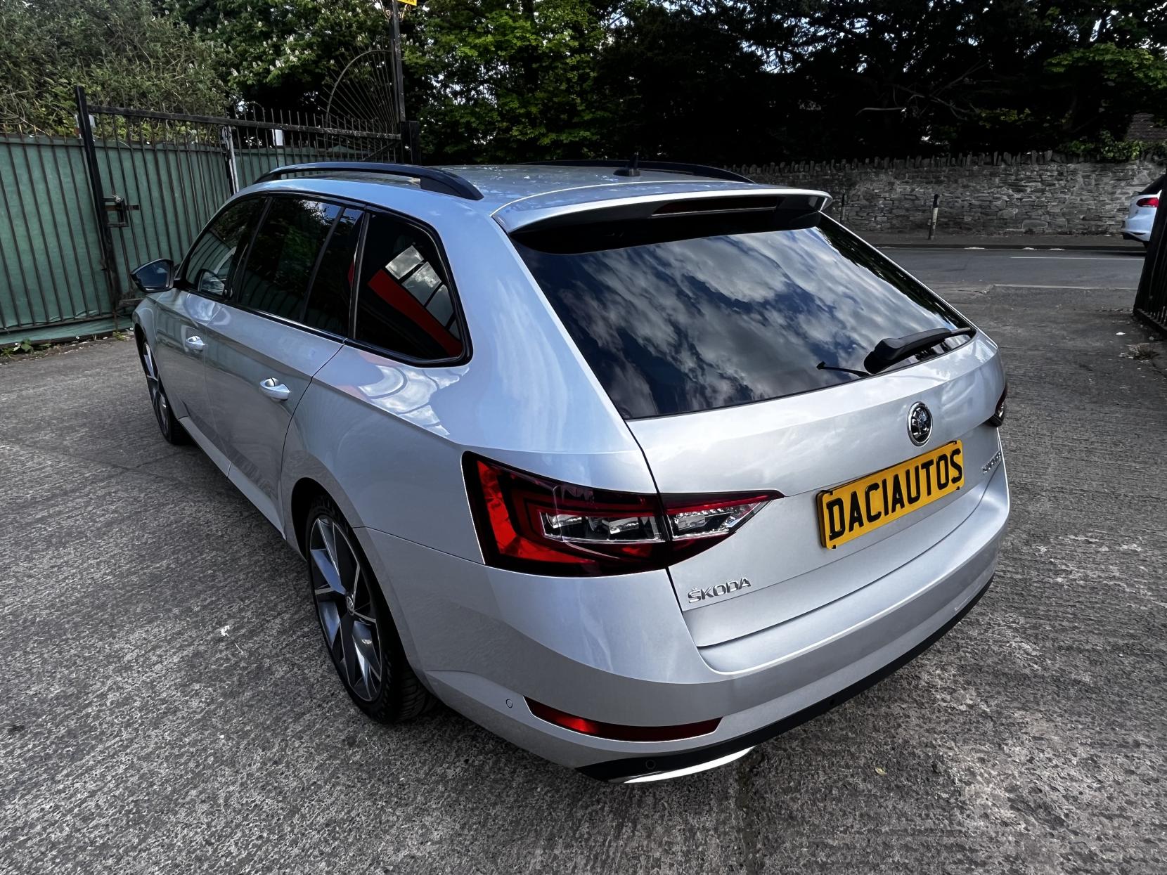 Skoda Superb 1.5 TSI ACT SportLine Estate 5dr Petrol DSG Euro 6 (s/s) (150 ps)