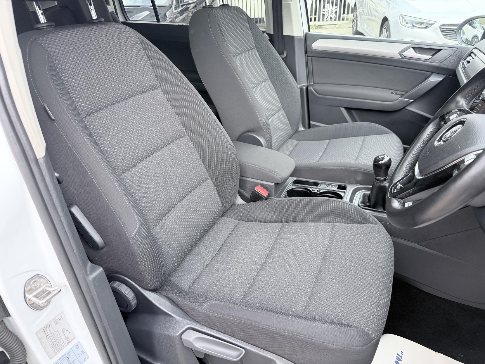 Volkswagen Touran 1.6 TDI SE Family MPV 5dr Diesel Manual Euro 6 (s/s) (115 ps)