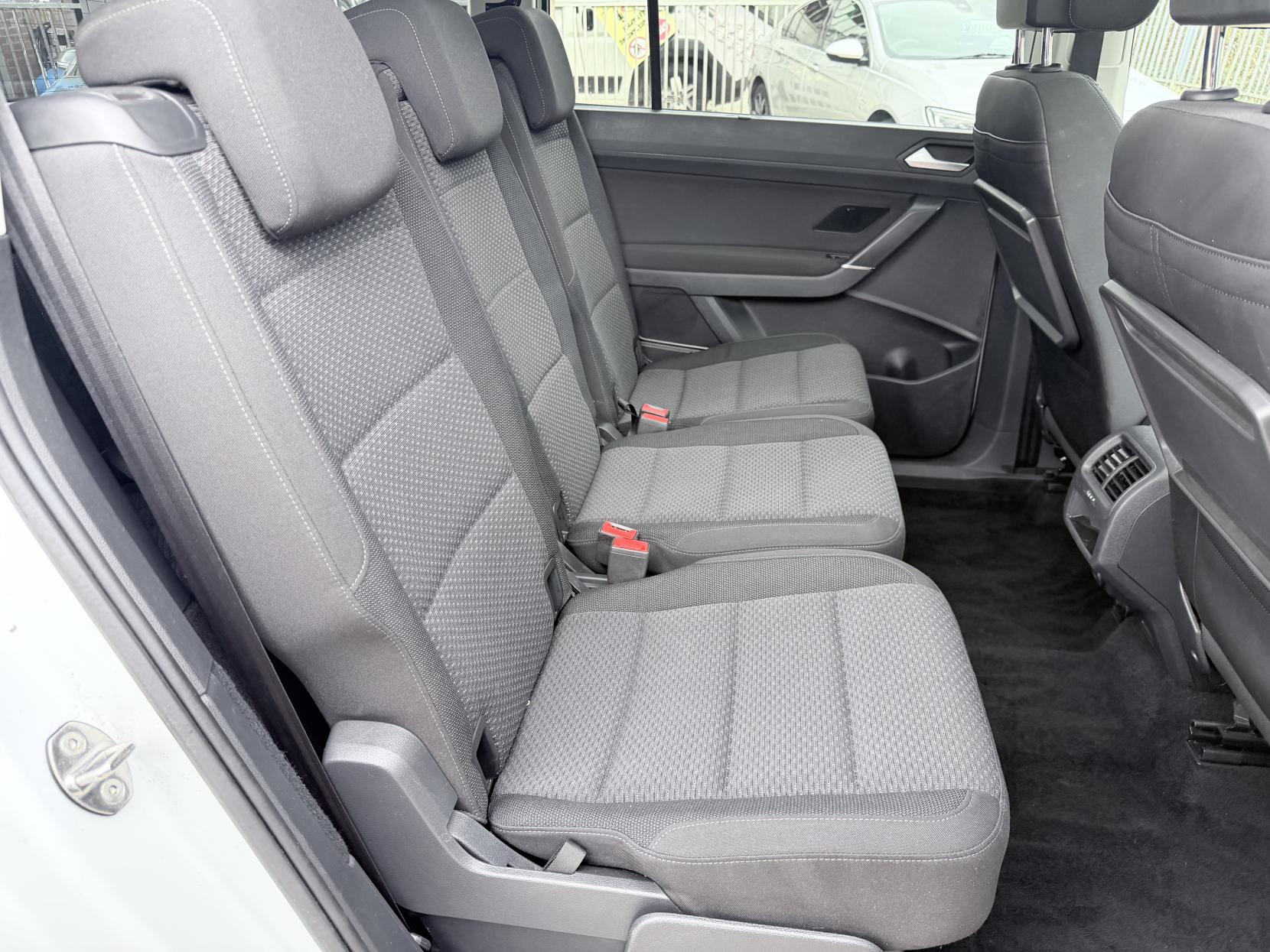 Volkswagen Touran 1.6 TDI SE Family MPV 5dr Diesel Manual Euro 6 (s/s) (115 ps)