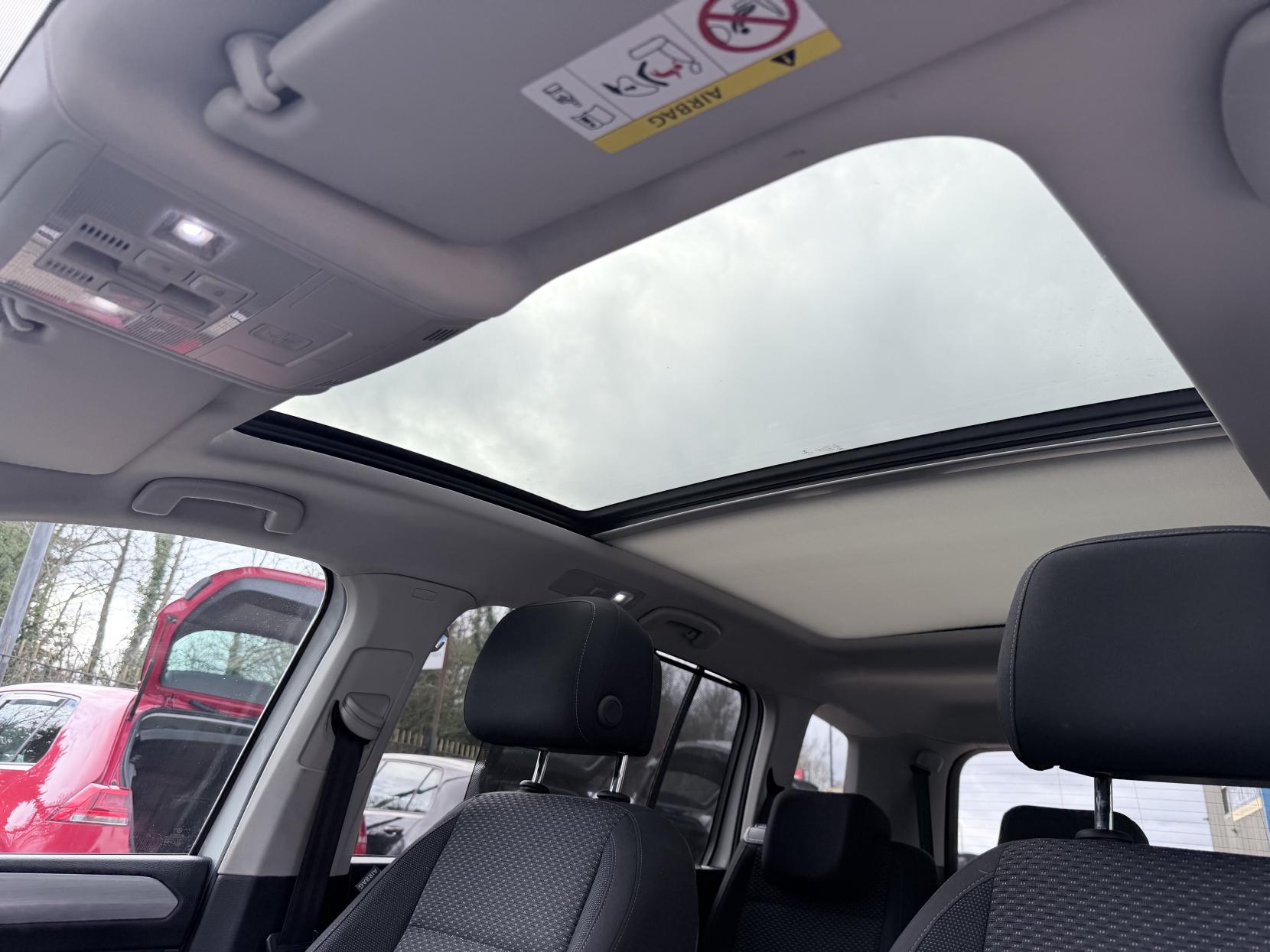 Volkswagen Touran 1.6 TDI SE Family MPV 5dr Diesel Manual Euro 6 (s/s) (115 ps)